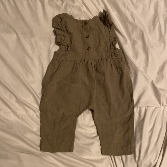 Infant Olive Colored Girls Romper, Size 6-9 Months - Picture 4 of 6